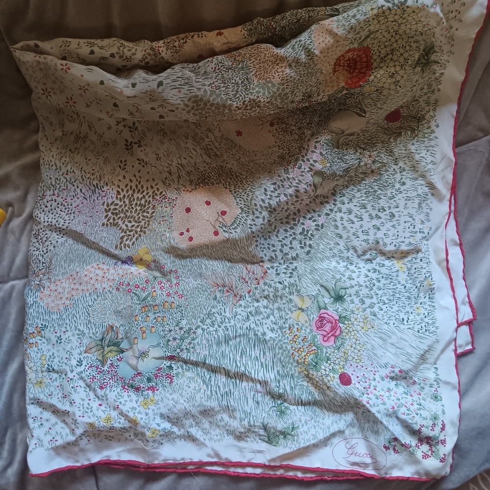 Gucci scarf